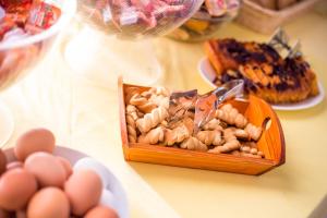 Jedlo v apartmánovom hoteli alebo blízkom okolí