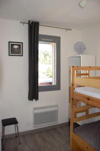 מיטה או מיטות קומותיים בחדר ב-T2 aux pieds des pistes de P2000