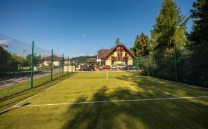 Tennis and/or squash facilities at Penzion Sonja or nearby