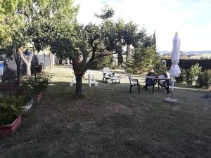 A garden outside Agriturismo Podere Molino
