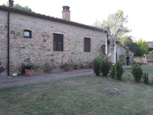 A garden outside Agriturismo Podere Molino