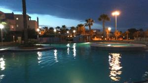 Zdjęcie z galerii obiektu Bajo con jardin WIFI junto al mar w mieście Playas de Orihuela