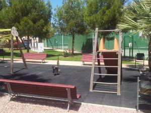 Zdjęcie z galerii obiektu Bajo con jardin WIFI junto al mar w mieście Playas de Orihuela