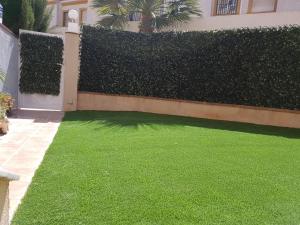 Zdjęcie z galerii obiektu Bajo con jardin WIFI junto al mar w mieście Playas de Orihuela