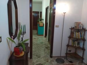 Η βιβλιοθήκη του bed and breakfast