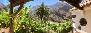 A general mountain view or a mountain view taken from the holiday home