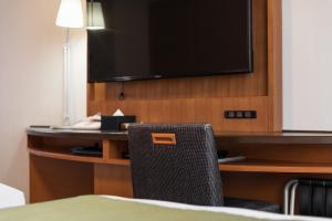 TV a/nebo společenská místnost v ubytování HOTEL MYSTAYS Kyoto Shijo