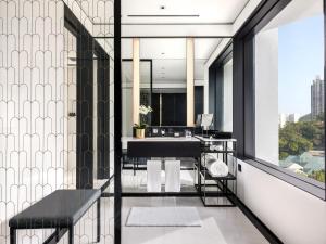 Uma varanda ou terraço em The Murray, Hong Kong, a Niccolo Hotel