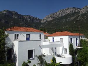 Gallery image of Kyfanta, studios & apartments in Kyparissi in Kiparission