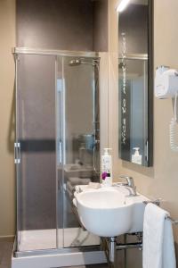 A bathroom at Hotel & Resort Le Colombare