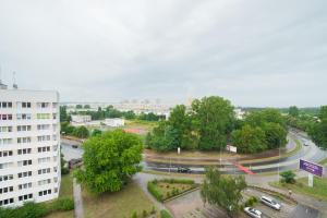 グダニスクにあるApartament nadmorskiの建物付き通りの空中風景