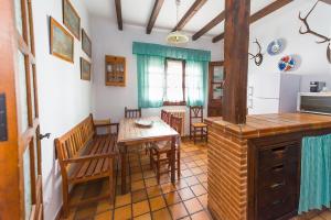 Kuchyň nebo kuchyňský kout v ubytování La Cancela Casa Rural