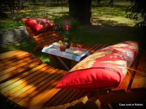 Imagen de la galería de Casa Rural El Roblon, en Sartajada