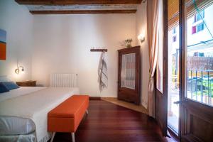 Postel nebo postele na pokoji v ubytování Habitat Apartments Ferran