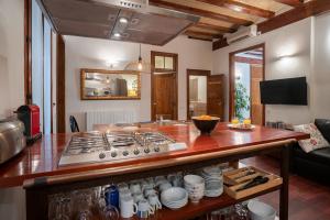TV a/nebo společenská místnost v ubytování Habitat Apartments Ferran