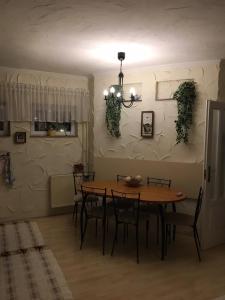 Φωτογραφία από το άλμπουμ του Tocc Apartman σε Gyál