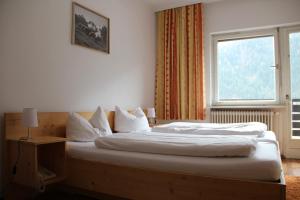 Afbeelding uit fotogalerij van Alpenhotel in Oetz