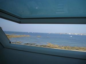 Uma vista do mar geral ou uma vista do mar a partir da casa de férias