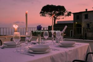 Restaurant o un lloc per menjar a Luxury Penthouse Sea View