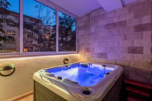 Photo de la galerie de l'établissement Apartment Antonija with jacuzzi, à Split