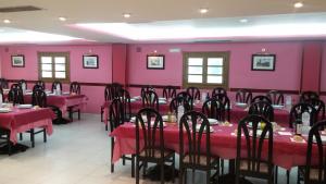 Un restaurante u otro lugar para comer en Hotel Zabala