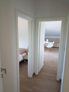 Ένα ή περισσότερα κρεβάτια σε δωμάτιο στο Apartmani Ivković