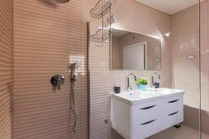 Kúpeľňa v ubytovaní Villa Fjolla