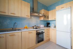Kuchnia lub aneks kuchenny w obiekcie Sun Grove Villas & Spa