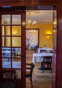 Restoranas ar kita vieta pavalgyti apgyvendinimo įstaigoje Domaine du Pont de l'Eyre