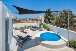 Bazen v nastanitvi oz. blizu nastanitve Sun Springs Suites
