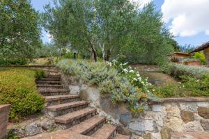 A garden outside villa Ada Belriguardo