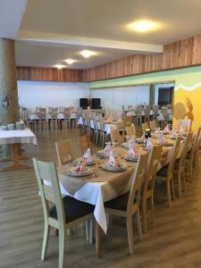 Restaurace v ubytování Rute Hotel and Apartments