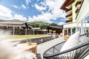 Nespecifikovaný výhled na hory nebo výhled na hory při pohledu z hotelu