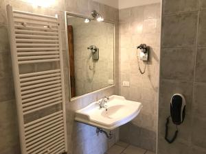 Koupelna v ubytování Relais Masseria Serritella