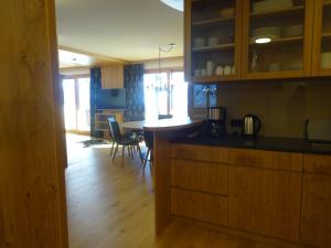 A kitchen or kitchenette at Ferienwohnung Oberdamüls
