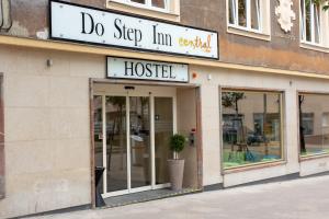 Certifikát, hodnocení, plakát nebo jiný dokument vystavený v ubytování Do Step Inn Central - Self-Service-Hostel