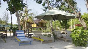 Galeriebild der Unterkunft Laendra Sunset Beach in Karimunjawa