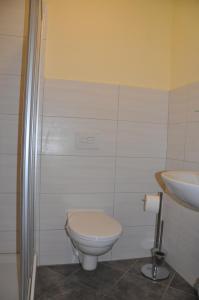 Kopalnica v nastanitvi Hotel Ratskeller