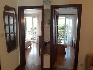Fotografia z galérie ubytovania Beautiful apartment on the beach v destinácii Stanići
