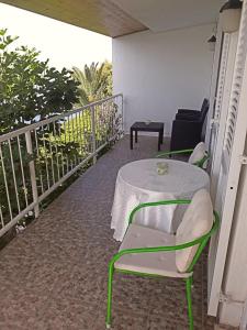 Balkón alebo terasa v ubytovaní Beautiful apartment on the beach