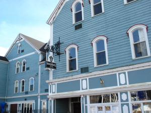 Lunenburg Arms Hotel