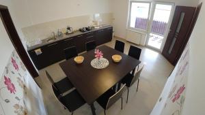 Kuchyňa alebo kuchynka v ubytovaní Apartamenty Kozienice