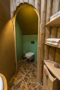 Koupelna v ubytování Apartma Zemljanka + 20 fotografií