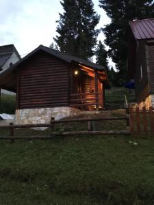 Gallery image of Cozy Cabin in Žabljak