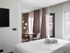 Amor de Dios 17 Boutique Hotel