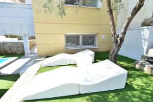Κήπος έξω από το Alpha Delta Pool Suite