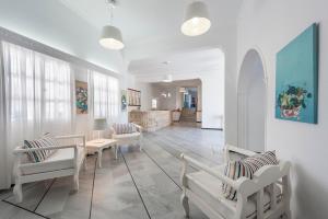 Posezení v ubytování Narges Hotel