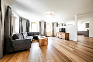 TV a/nebo společenská místnost v ubytování Hotel Münsterhof