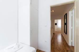 Postel nebo postele na pokoji v ubytování Apartment In Centre For 6