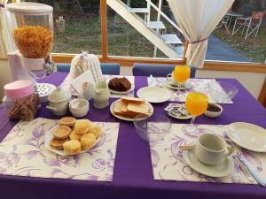 Opciones de desayuno para los huéspedes de Hostería Gwesty Plas y Coed
